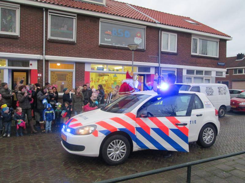 Toen Sinterklaas was weggewaaid en de politie hem kwam brengen...